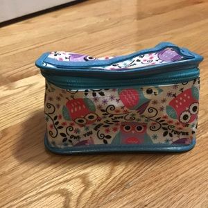I am going to be selling a makeup bag